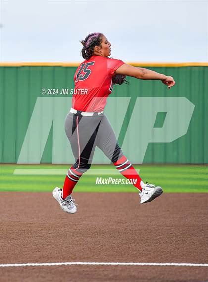 Thumbnail 2 in Barbers Hill vs Lake Belton (UIL 5A Region III Semifinal) photogallery.