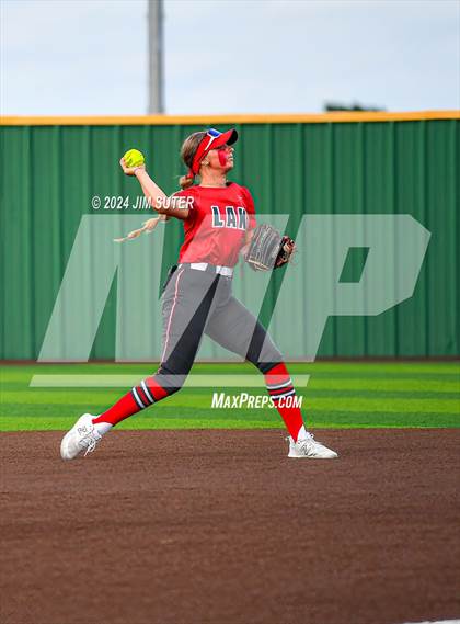 Thumbnail 1 in Barbers Hill vs Lake Belton (UIL 5A Region III Semifinal) photogallery.