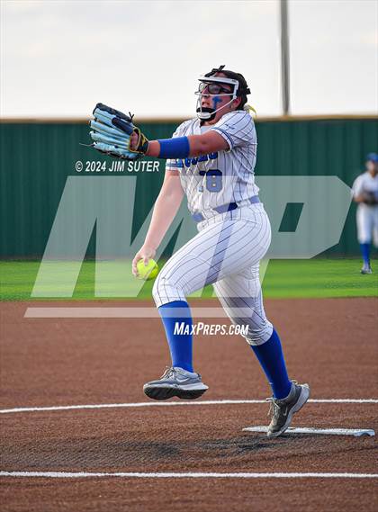 Thumbnail 2 in Barbers Hill vs Lake Belton (UIL 5A Region III Semifinal) photogallery.