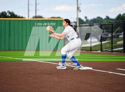 Thumbnail 3 in Barbers Hill vs Lake Belton (UIL 5A Region III Semifinal) photogallery.