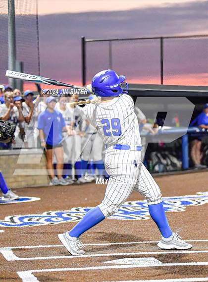 Thumbnail 2 in Barbers Hill vs Lake Belton (UIL 5A Region III Semifinal) photogallery.