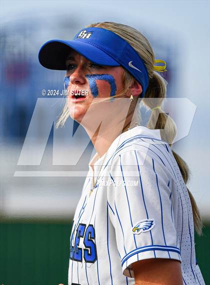 Thumbnail 1 in Barbers Hill vs Lake Belton (UIL 5A Region III Semifinal) photogallery.