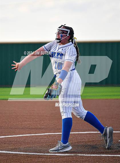 Thumbnail 3 in Barbers Hill vs Lake Belton (UIL 5A Region III Semifinal) photogallery.