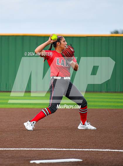 Thumbnail 1 in Barbers Hill vs Lake Belton (UIL 5A Region III Semifinal) photogallery.