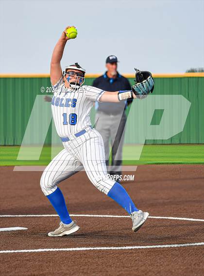 Thumbnail 1 in Barbers Hill vs Lake Belton (UIL 5A Region III Semifinal) photogallery.