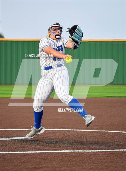 Thumbnail 3 in Barbers Hill vs Lake Belton (UIL 5A Region III Semifinal) photogallery.