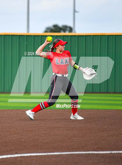 Thumbnail 2 in Barbers Hill vs Lake Belton (UIL 5A Region III Semifinal) photogallery.