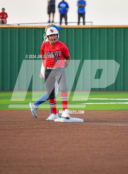 Thumbnail 1 in Barbers Hill vs Lake Belton (UIL 5A Region III Semifinal) photogallery.