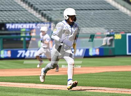 Thumbnail 1 in Moreno Valley vs. Woodrow Wilson (Halo Classic) photogallery.