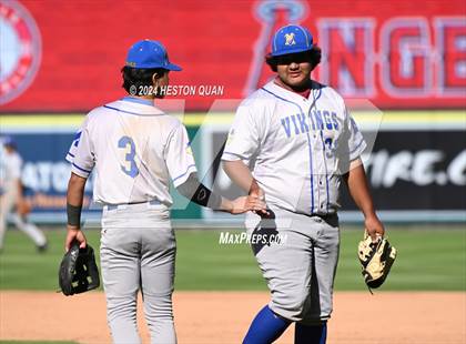 Thumbnail 1 in Moreno Valley vs. Woodrow Wilson (Halo Classic) photogallery.