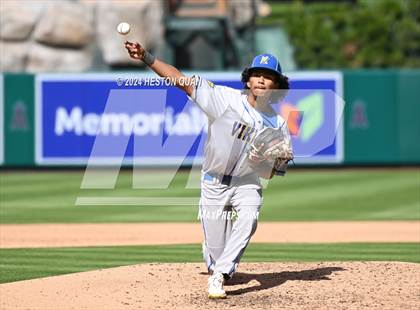Thumbnail 2 in Moreno Valley vs. Woodrow Wilson (Halo Classic) photogallery.