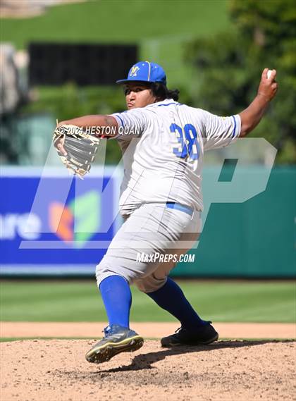 Thumbnail 2 in Moreno Valley vs. Woodrow Wilson (Halo Classic) photogallery.