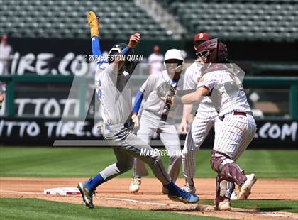 Thumbnail 2 in Moreno Valley vs. Woodrow Wilson (Halo Classic) photogallery.
