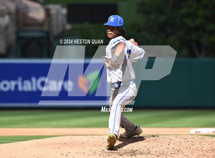 Thumbnail 3 in Moreno Valley vs. Woodrow Wilson (Halo Classic) photogallery.