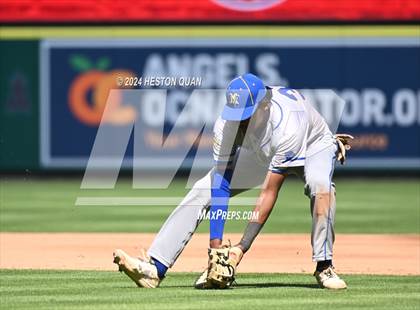 Thumbnail 2 in Moreno Valley vs. Woodrow Wilson (Halo Classic) photogallery.