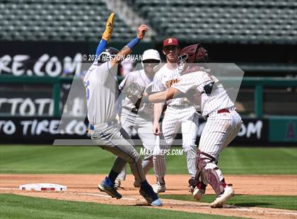 Thumbnail 1 in Moreno Valley vs. Woodrow Wilson (Halo Classic) photogallery.
