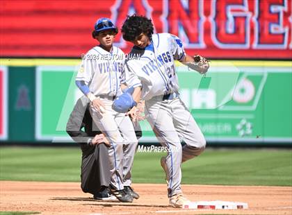 Thumbnail 3 in Moreno Valley vs. Woodrow Wilson (Halo Classic) photogallery.