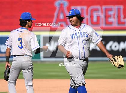 Thumbnail 2 in Moreno Valley vs. Woodrow Wilson (Halo Classic) photogallery.