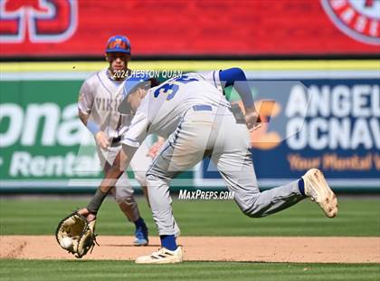 Thumbnail 1 in Moreno Valley vs. Woodrow Wilson (Halo Classic) photogallery.