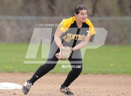 Thumbnail 2 in East Catholic @ East Windsor/SMSA photogallery.