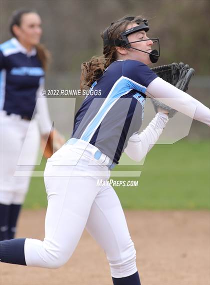 Thumbnail 2 in East Catholic @ East Windsor/SMSA photogallery.