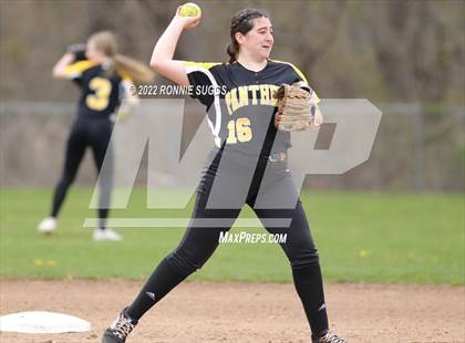 Thumbnail 2 in East Catholic @ East Windsor/SMSA photogallery.