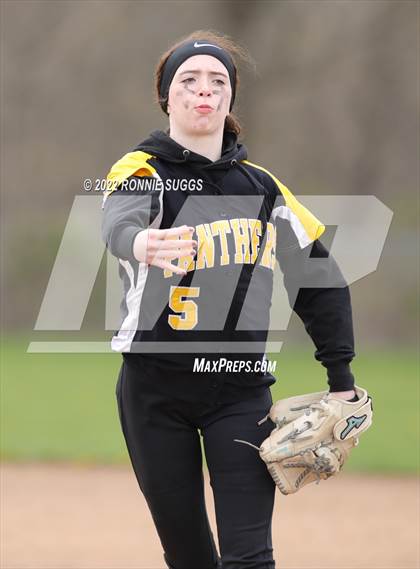 Thumbnail 2 in East Catholic @ East Windsor/SMSA photogallery.