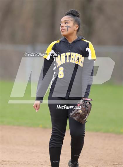 Thumbnail 3 in East Catholic @ East Windsor/SMSA photogallery.