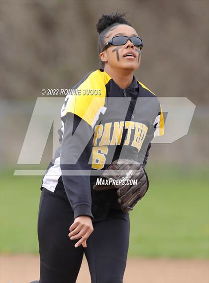 Thumbnail 3 in East Catholic @ East Windsor/SMSA photogallery.