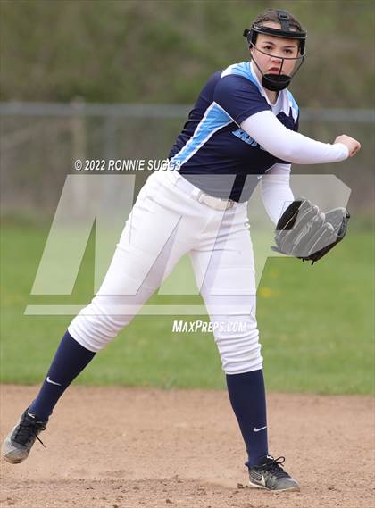 Thumbnail 3 in East Catholic @ East Windsor/SMSA photogallery.