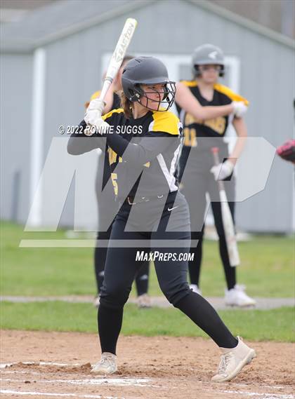 Thumbnail 2 in East Catholic @ East Windsor/SMSA photogallery.