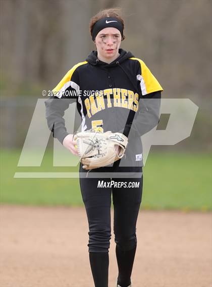 Thumbnail 3 in East Catholic @ East Windsor/SMSA photogallery.