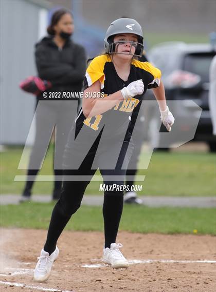 Thumbnail 3 in East Catholic @ East Windsor/SMSA photogallery.