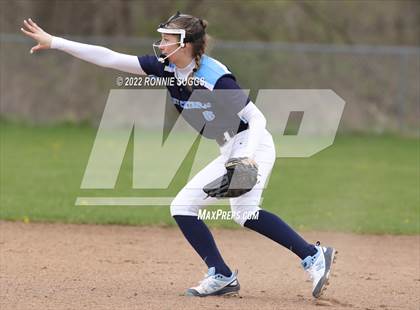 Thumbnail 1 in East Catholic @ East Windsor/SMSA photogallery.