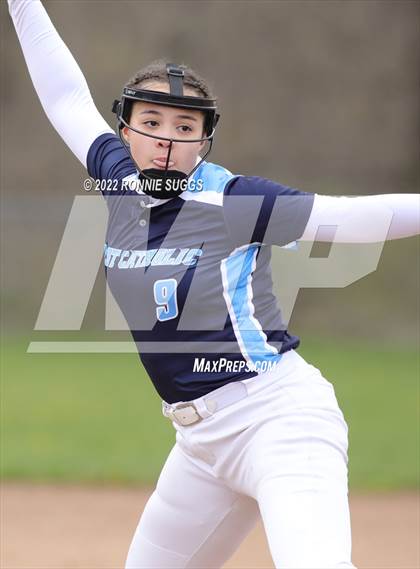 Thumbnail 1 in East Catholic @ East Windsor/SMSA photogallery.