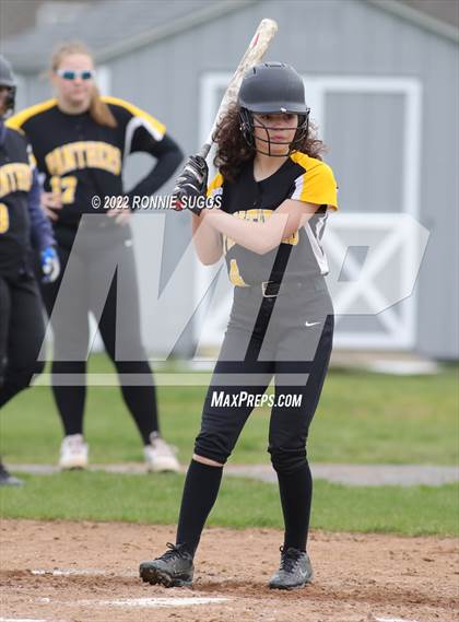 Thumbnail 2 in East Catholic @ East Windsor/SMSA photogallery.