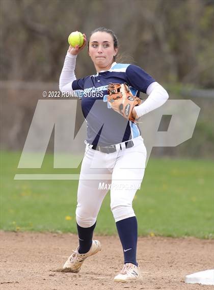 Thumbnail 2 in East Catholic @ East Windsor/SMSA photogallery.