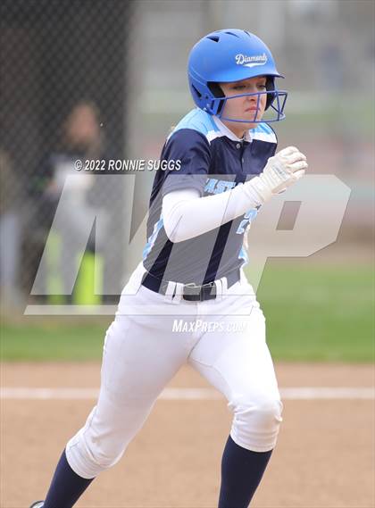 Thumbnail 2 in East Catholic @ East Windsor/SMSA photogallery.