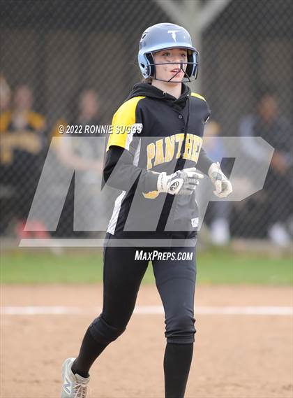 Thumbnail 2 in East Catholic @ East Windsor/SMSA photogallery.