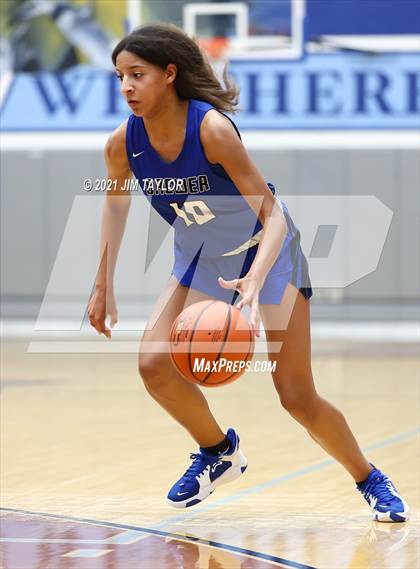 Thumbnail 1 in Decatur vs Brewer (Raising Cane's Chicken Lady Roo Christmas Classic) photogallery.