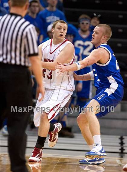Thumbnail 3 in Covington Catholic @ Newport (KHSSA Ninth Region Semifinal) photogallery.