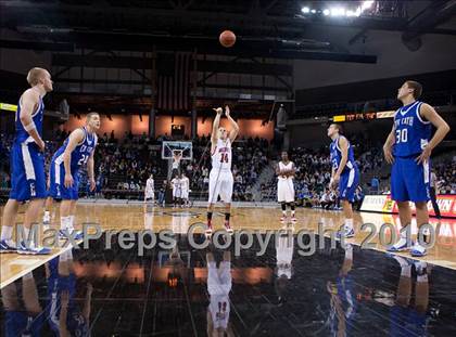 Thumbnail 3 in Covington Catholic @ Newport (KHSSA Ninth Region Semifinal) photogallery.