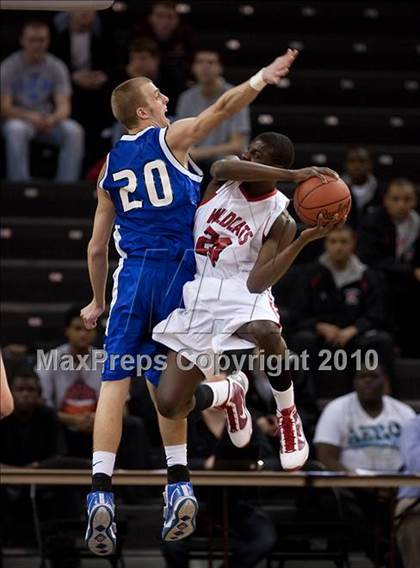 Thumbnail 3 in Covington Catholic @ Newport (KHSSA Ninth Region Semifinal) photogallery.