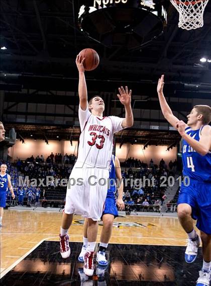 Thumbnail 1 in Covington Catholic @ Newport (KHSSA Ninth Region Semifinal) photogallery.