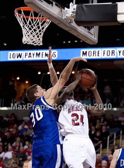 Thumbnail 2 in Covington Catholic @ Newport (KHSSA Ninth Region Semifinal) photogallery.