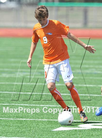 Thumbnail 2 in Pine Tree vs. Wakeland (UIL 4A Region 2 Semifinal) photogallery.