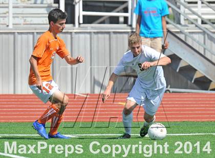 Thumbnail 1 in Pine Tree vs. Wakeland (UIL 4A Region 2 Semifinal) photogallery.