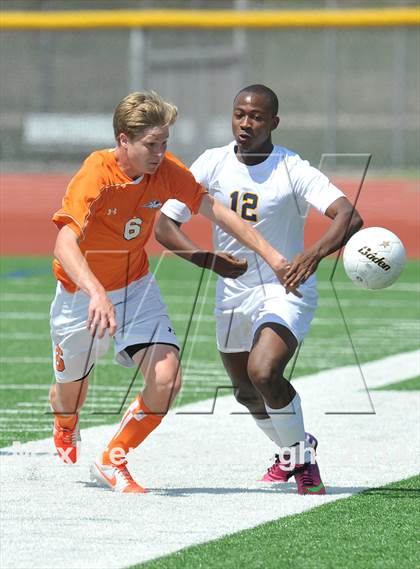 Thumbnail 3 in Pine Tree vs. Wakeland (UIL 4A Region 2 Semifinal) photogallery.