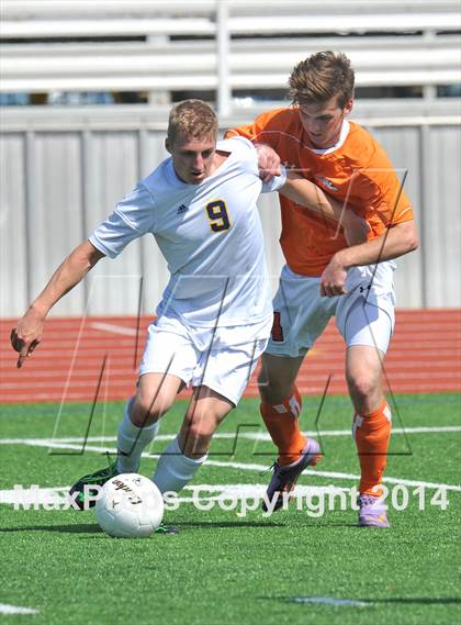 Thumbnail 1 in Pine Tree vs. Wakeland (UIL 4A Region 2 Semifinal) photogallery.