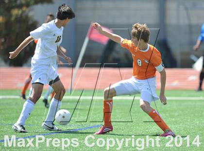 Thumbnail 1 in Pine Tree vs. Wakeland (UIL 4A Region 2 Semifinal) photogallery.